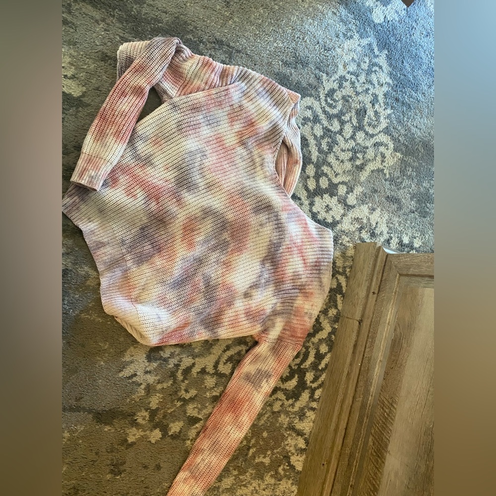 Closet Candy twist back sweater